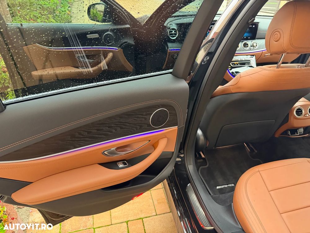 Mercedes-Benz E 300 de Aut. - 21