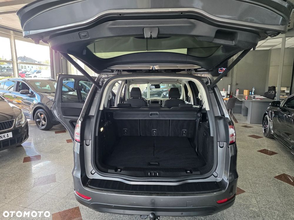 Ford Galaxy - 13