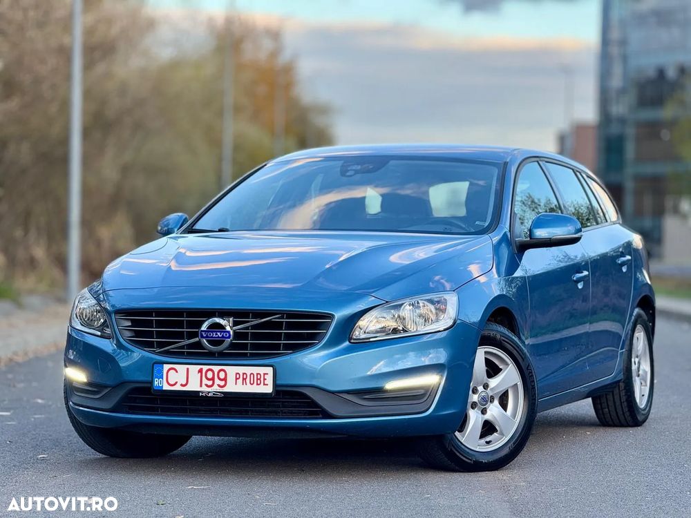 Volvo V60 D2 Geartronic Powershift Momentum - 1