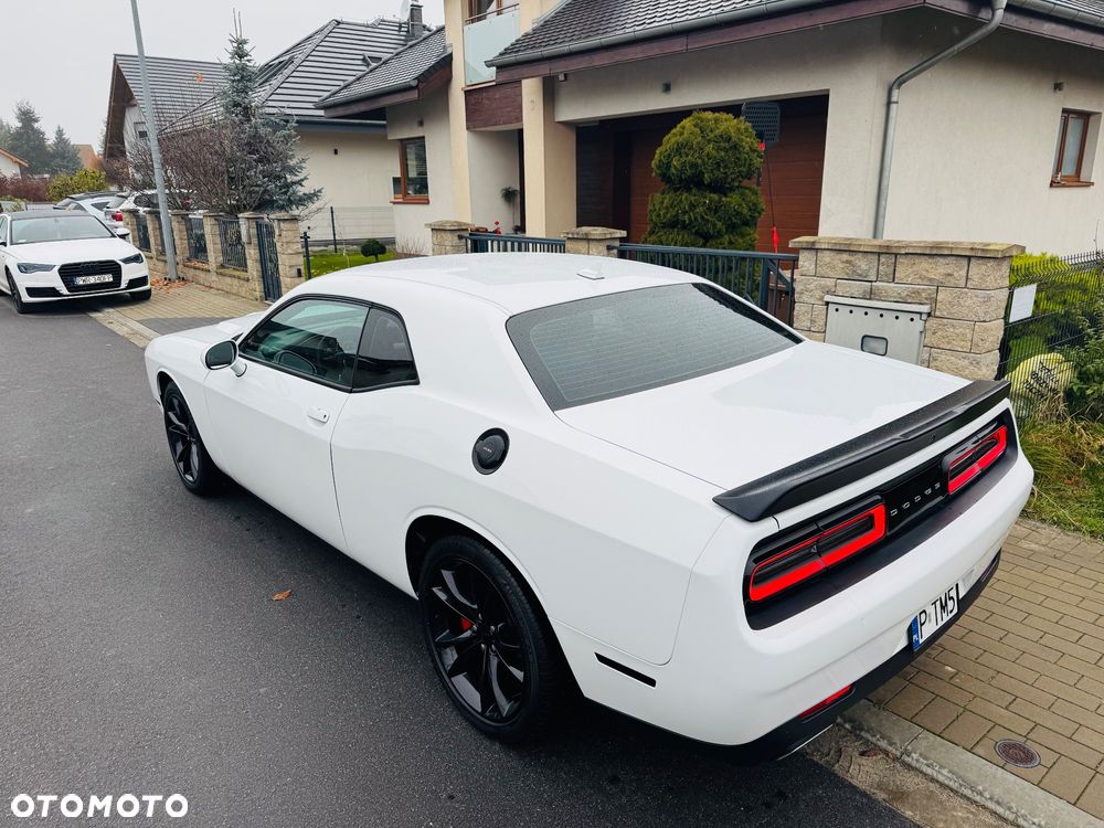 Dodge Challenger 3.6 SXT Plus - 3
