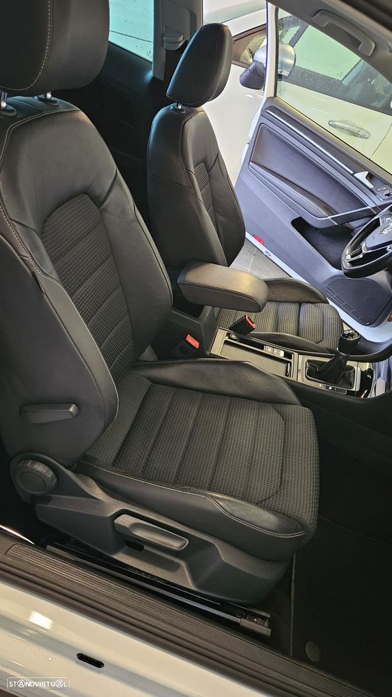 VW Golf 1.6 TDi R-Line - 12