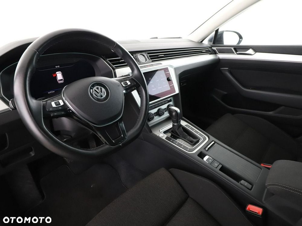 Volkswagen Passat - 15