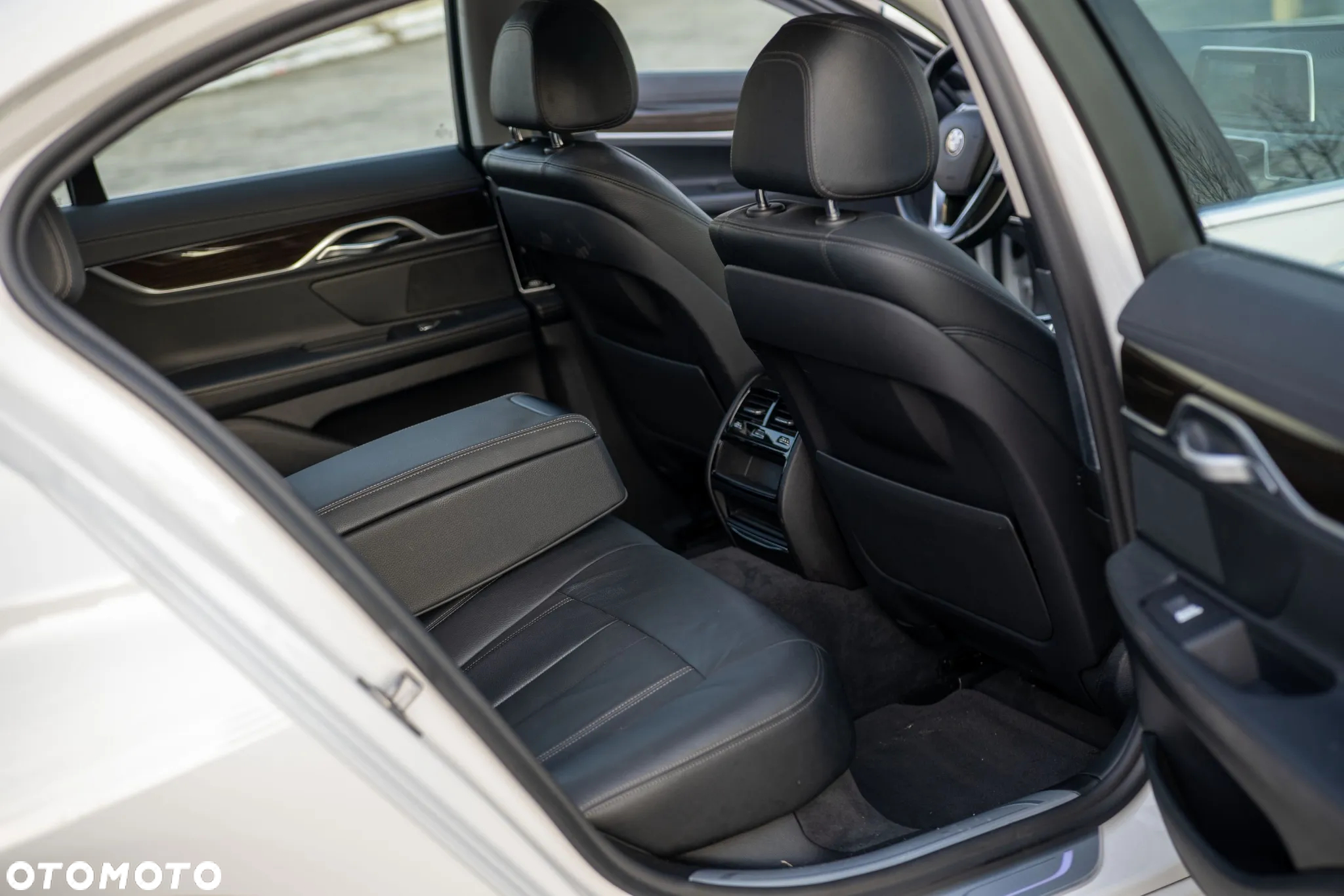 BMW Seria 7 730d - 29