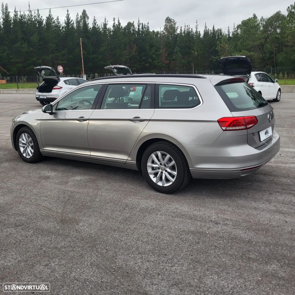 VW Passat Variant 1.6 TDI BlueMotion - 24
