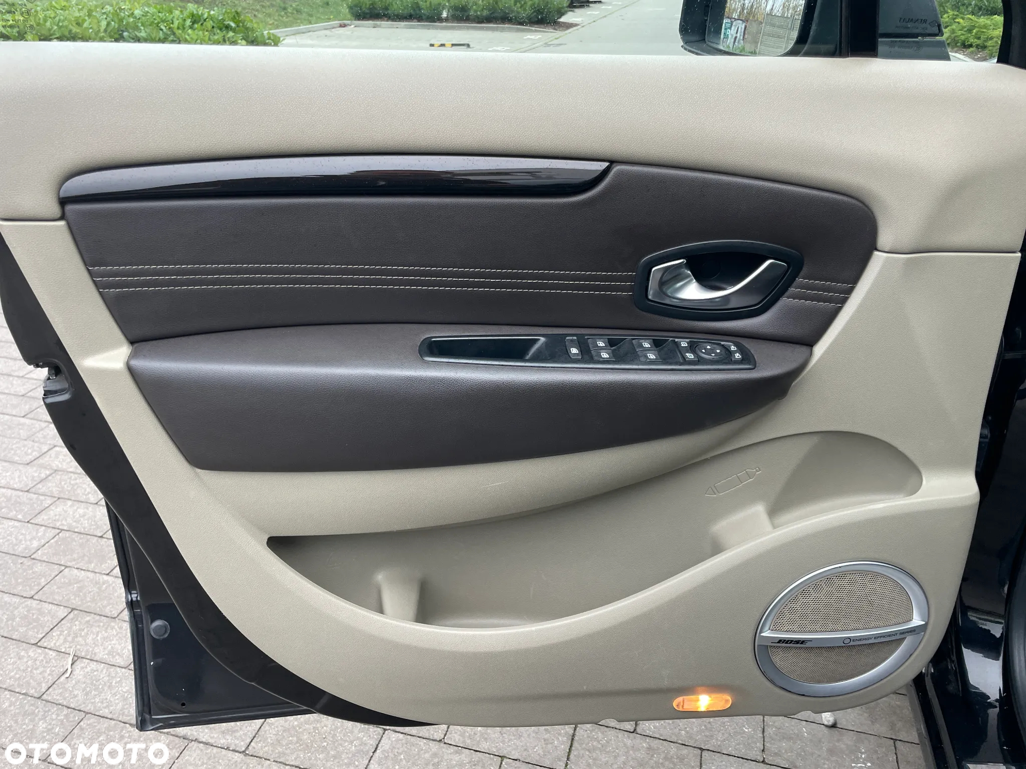 Renault Grand Scenic Gr 1.9 dCi Bose Edition - 28