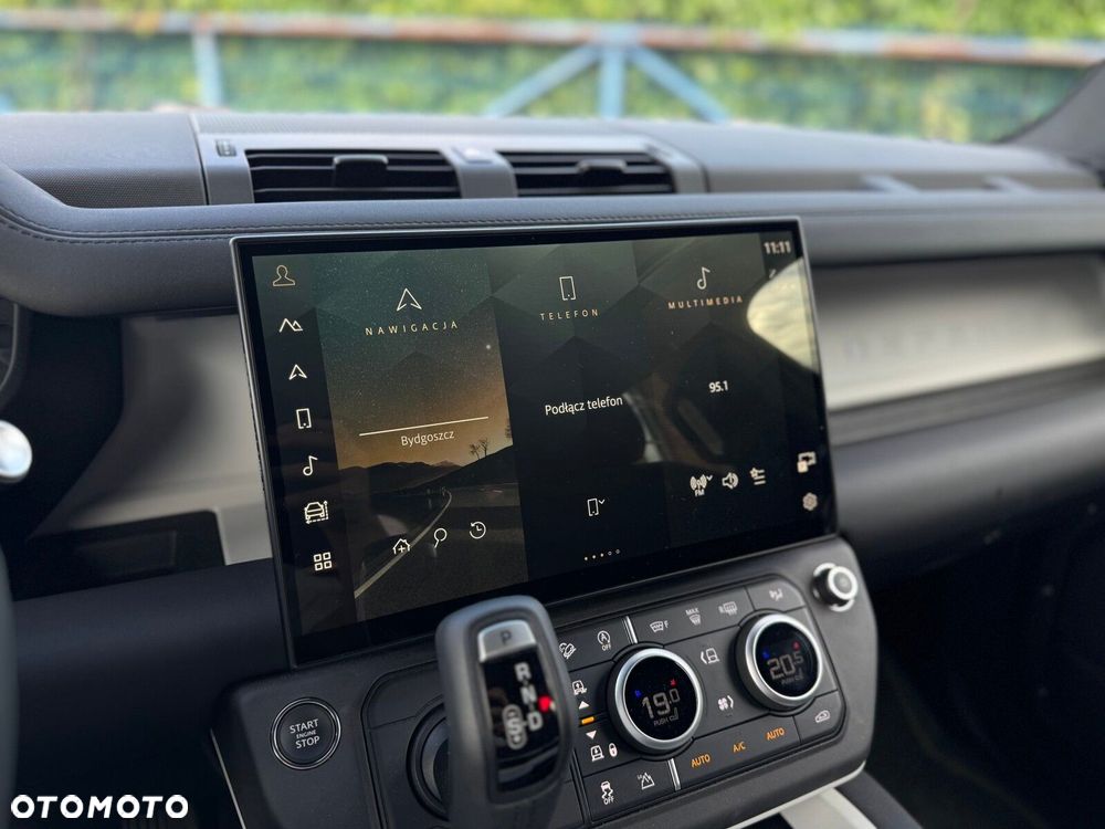 Land Rover Defender - 15