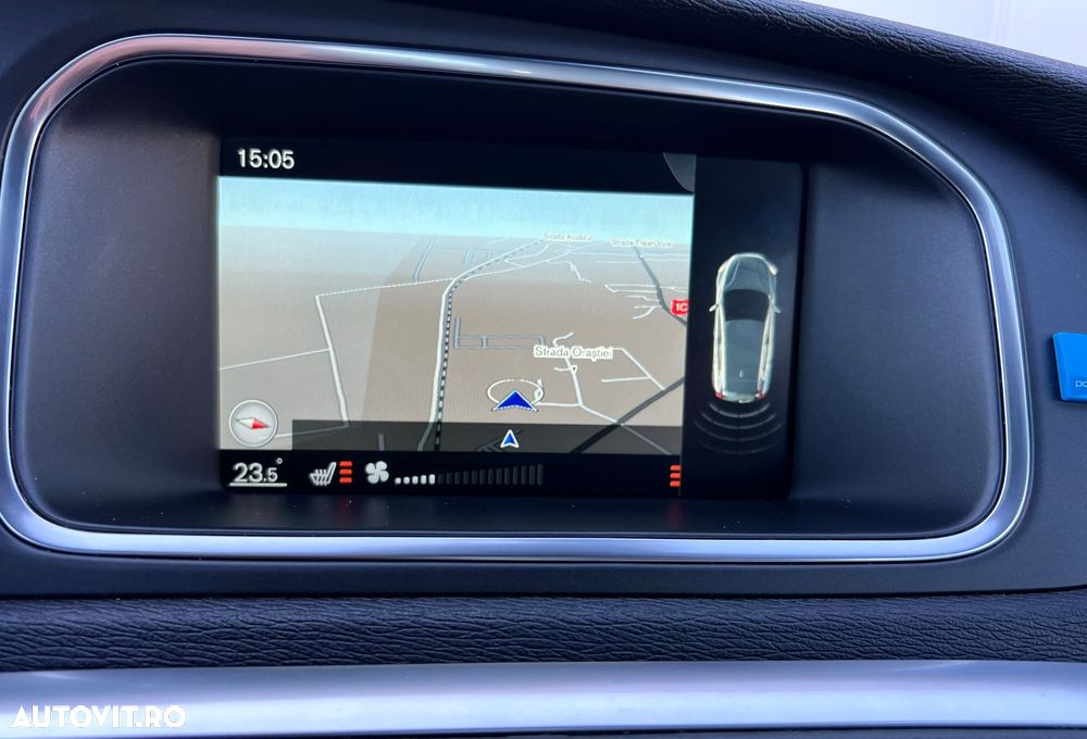 Volvo V40 D3 Geartronic RDesign - 19