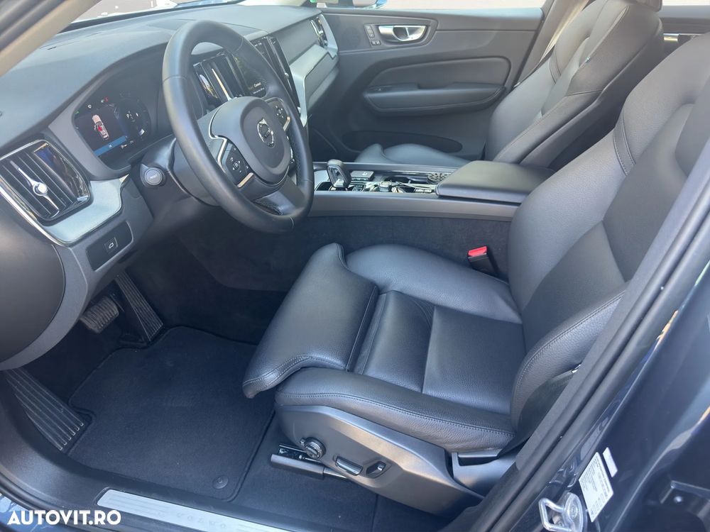 Volvo XC 60 B4 MHEV AT FWD Core - 32