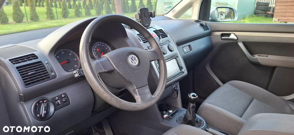 Volkswagen Touran 1.9 TDI DPF Conceptline - 10