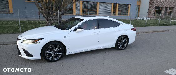 Lexus ES 300h F Sport - 16