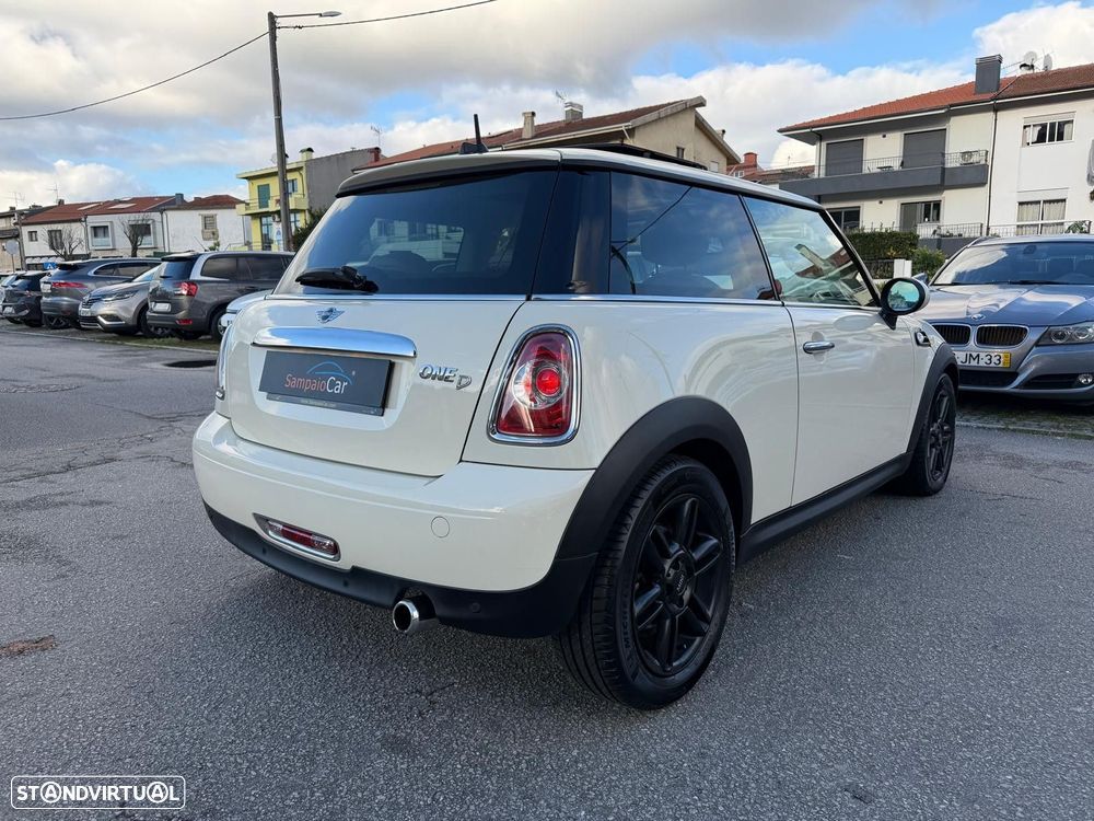 MINI 3 Portas Cooper D - 4