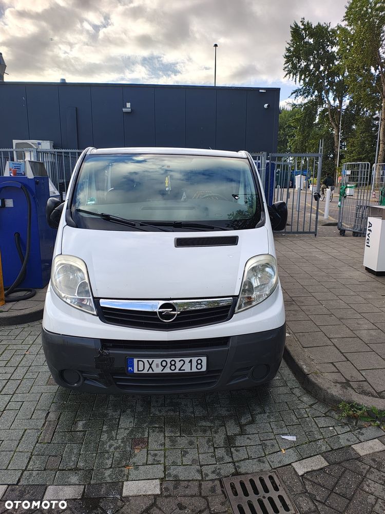 Opel Vivaro - 1