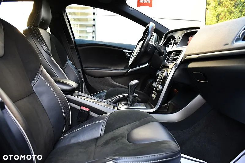 Volvo V40 D3 Drive-E SCR R-Design Momentum - 7