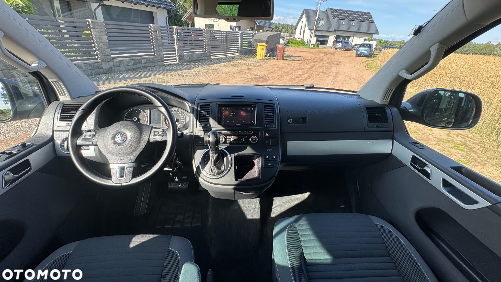 Volkswagen Multivan - 24