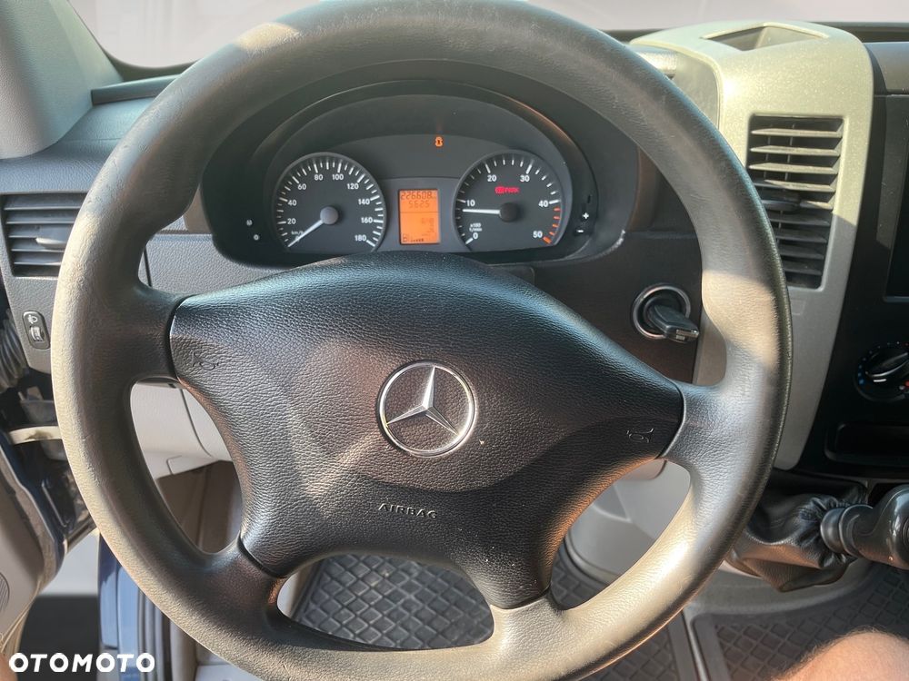 Mercedes-Benz Sprinter - 6