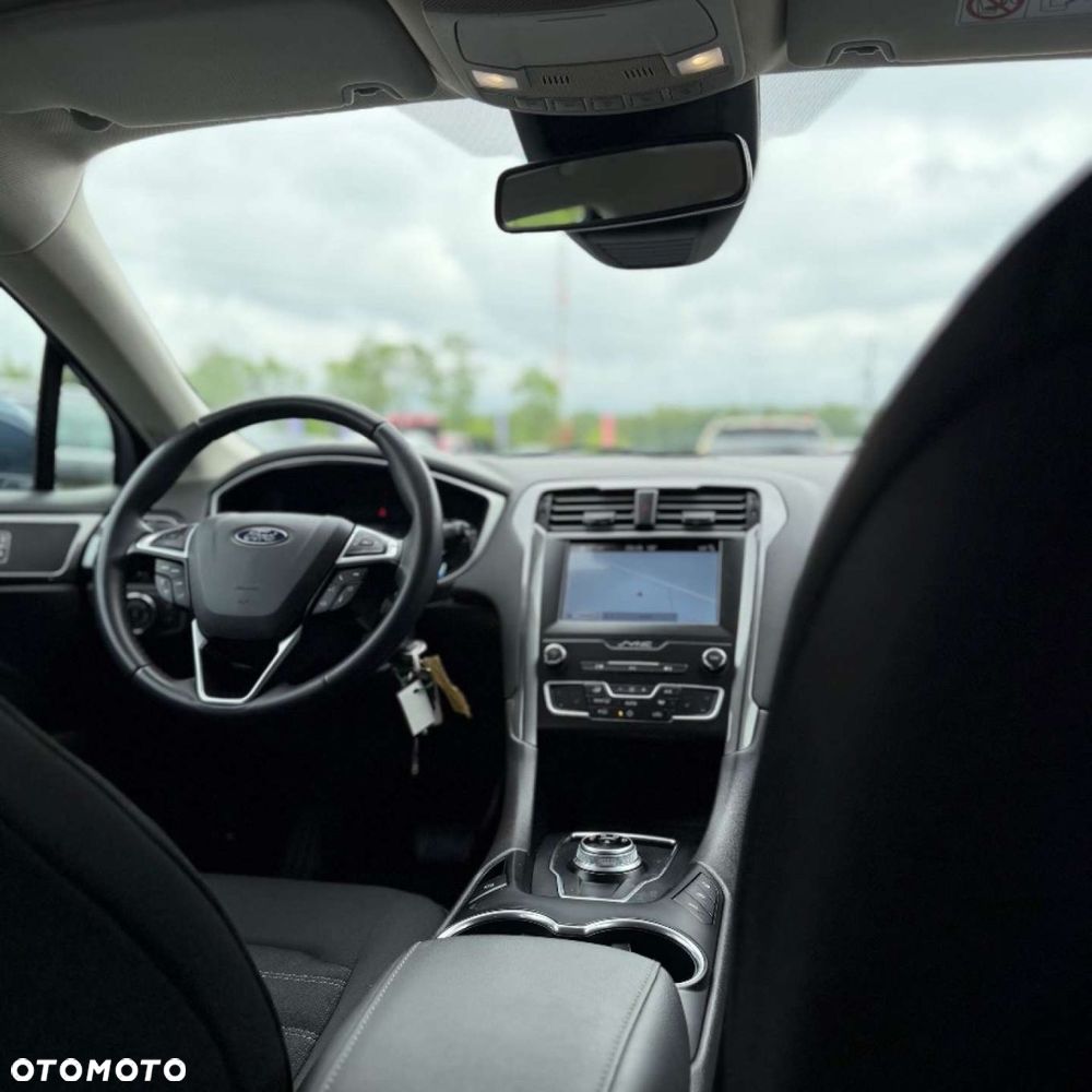 Ford Mondeo - 28