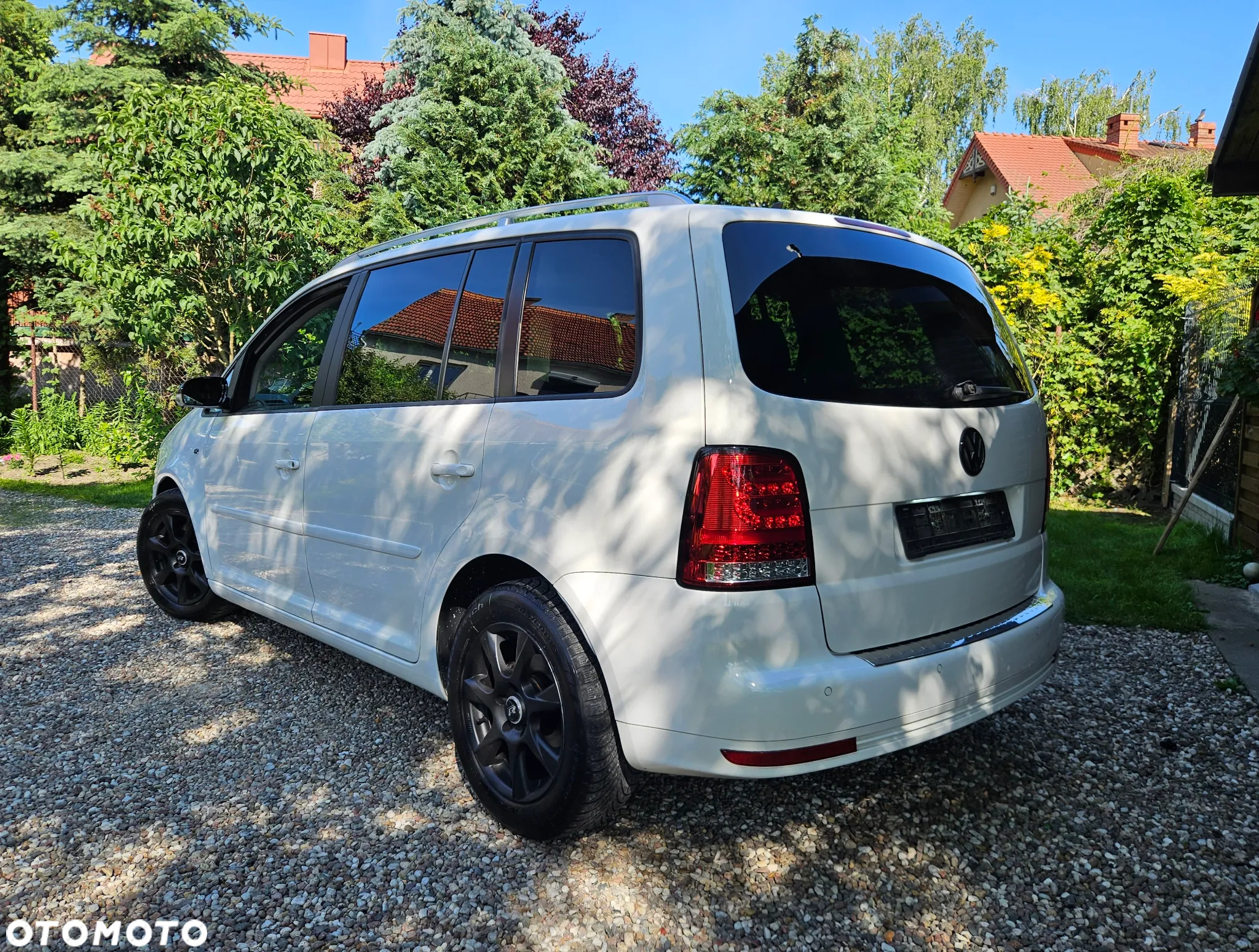 Volkswagen Touran 2.0 TDI DPF R-Line Edition - 9