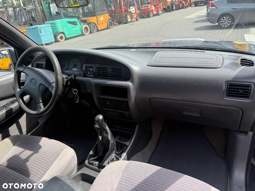 Mazda Seria B - 18