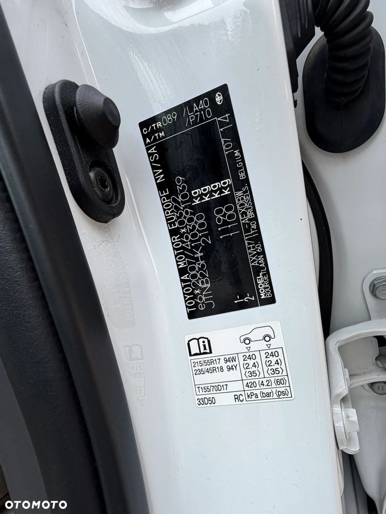 Toyota Camry 2.5 Hybrid Executive CVT - 23