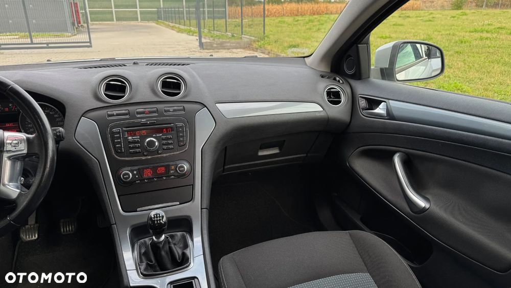 Ford Mondeo 2.0 TDCi Titanium - 16