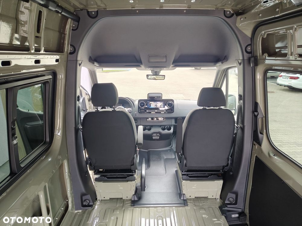 Mercedes-Benz Sprinter - 26