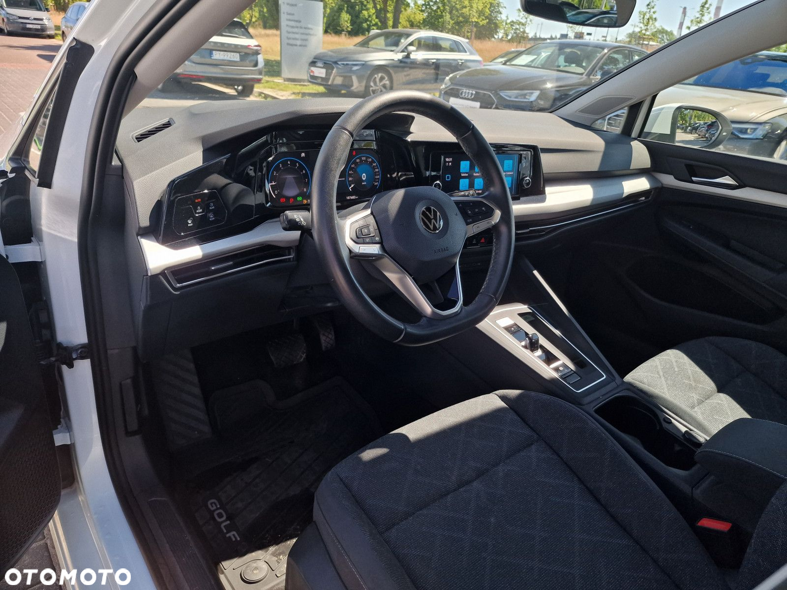Volkswagen Golf - 11