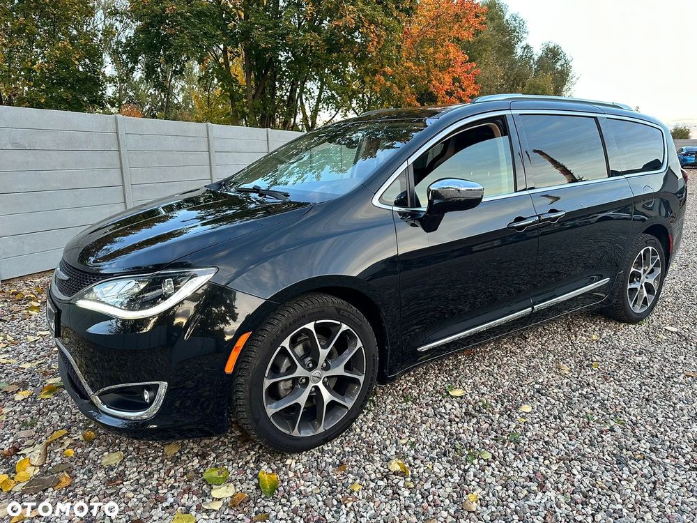 Chrysler Pacifica - 2