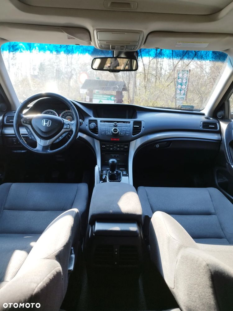 Honda Accord 2.0 Executive Nav - 24