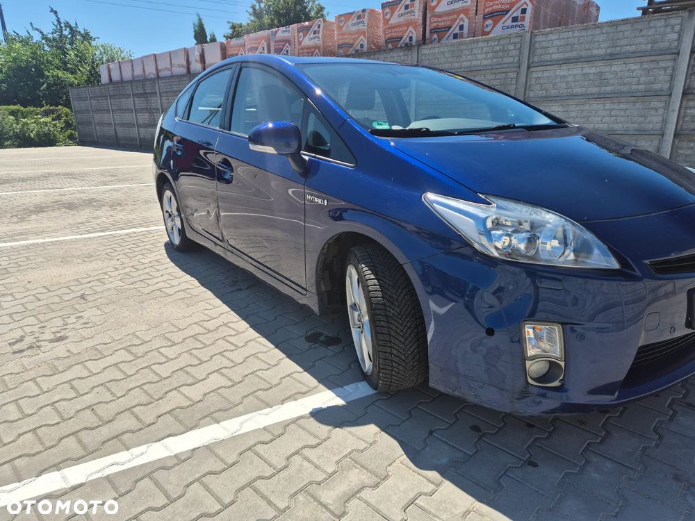 Toyota Prius (Hybrid) Executive - 2