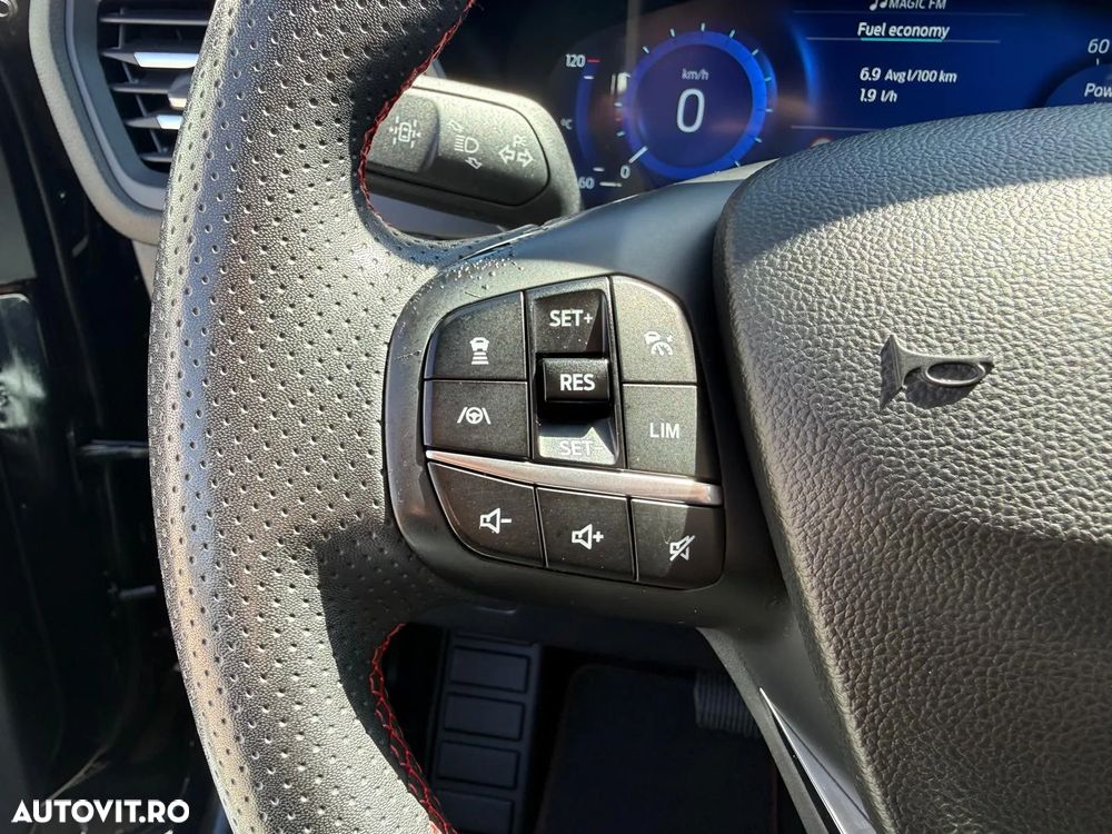 Ford Kuga 2.5 Duratec FHEV AWD ST Line X - 17