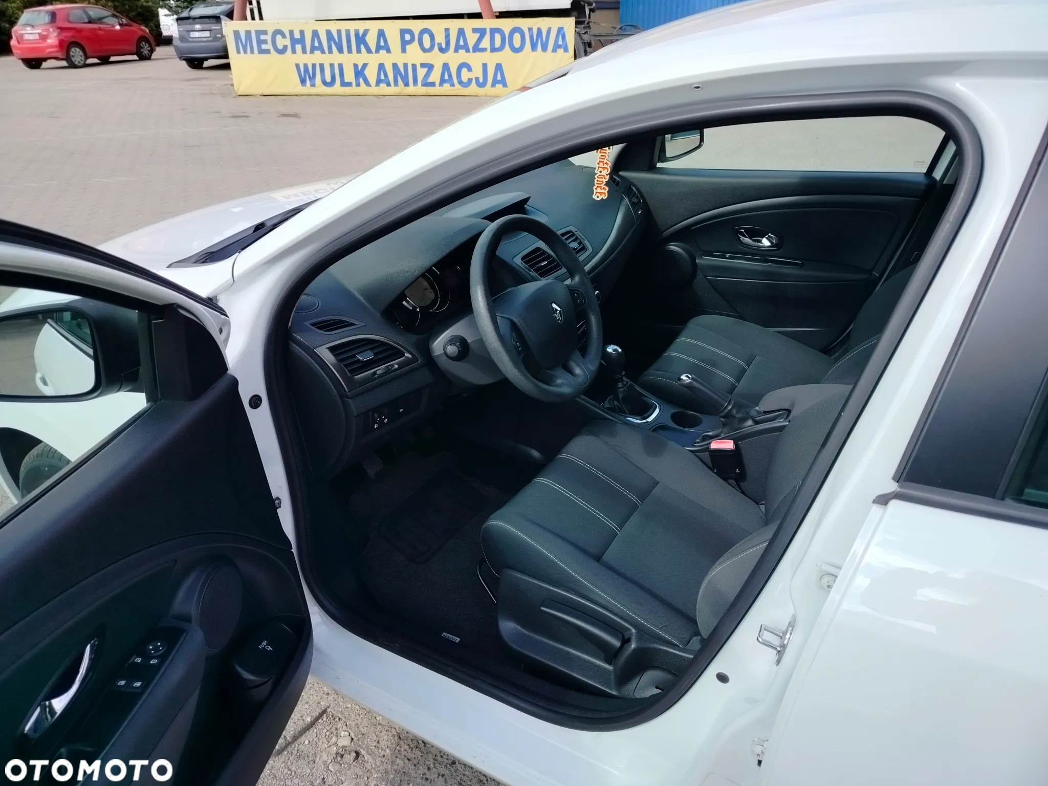 Renault Megane 1.6 16V 110 LIMITED - 12