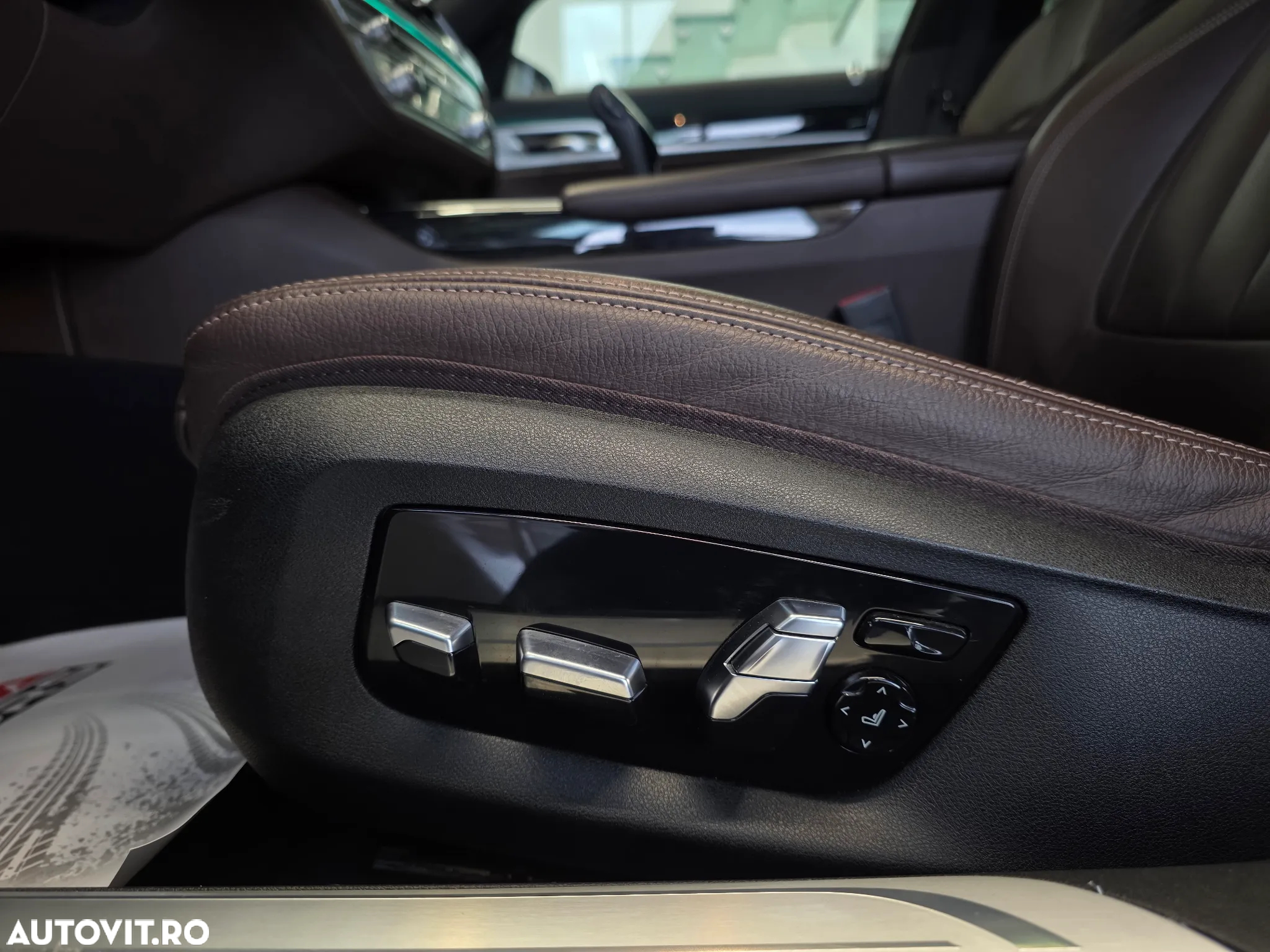 BMW Seria 7 730d xDrive MHEV - 25