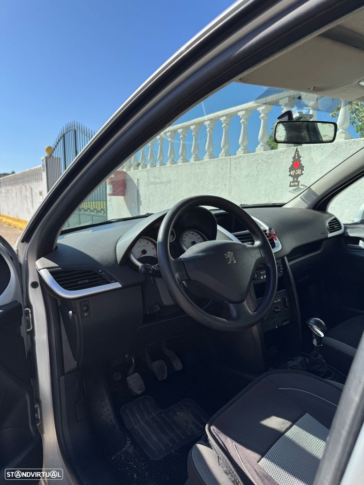 Peugeot 207 1.4 HDi Urban - 6