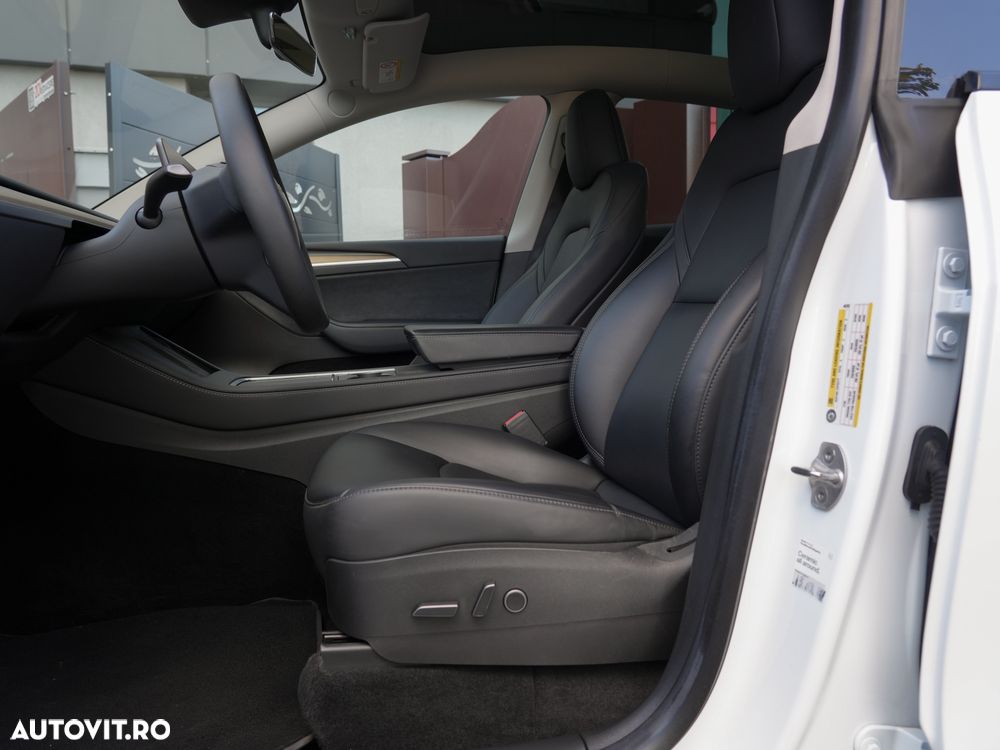 Tesla Model Y - 30