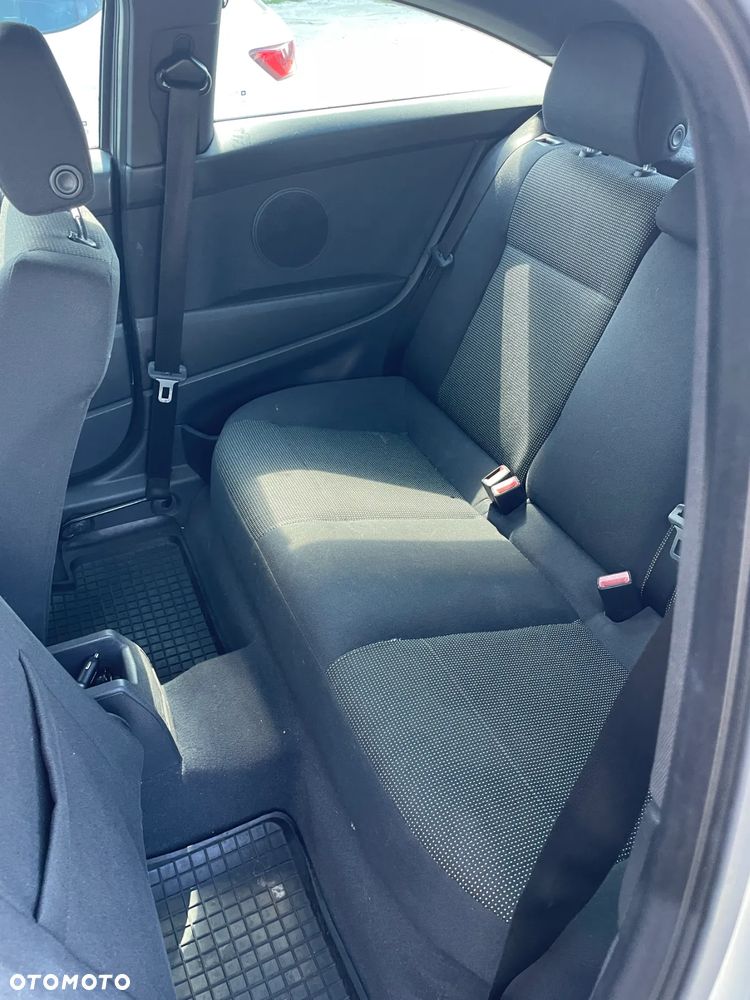 Opel Astra III GTC 1.8 Cosmo - 8