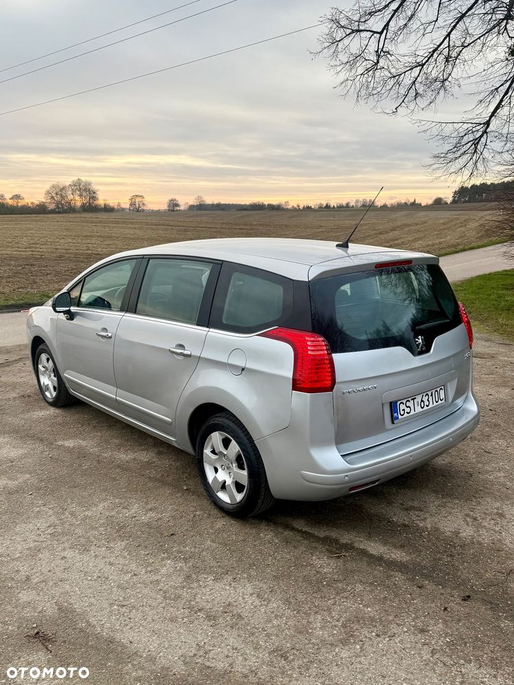 Peugeot 5008 1.6 HDi Family 7os - 14