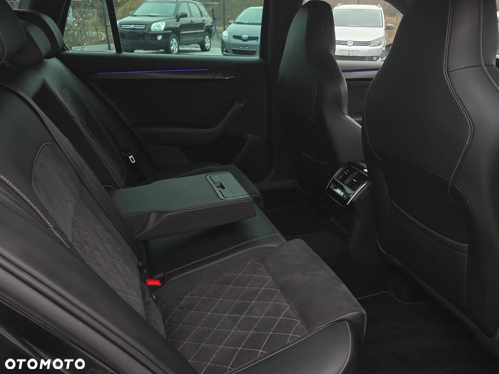 Skoda Superb 2.0 TDI SCR Sportline DSG - 32