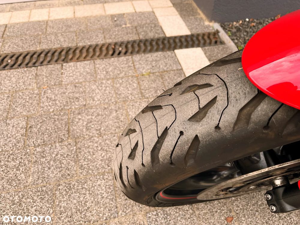 Triumph Street Triple - 12
