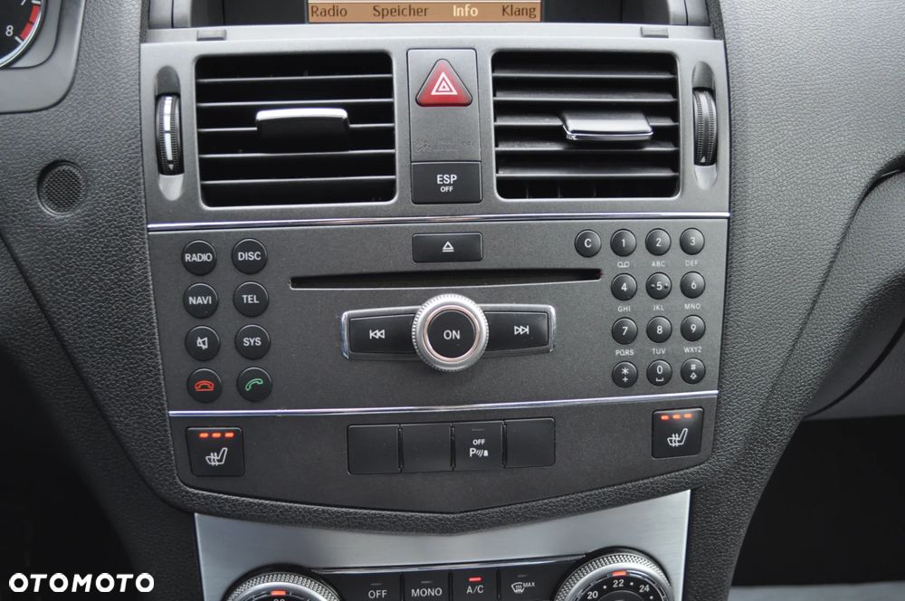 Mercedes-Benz Klasa C 180 CGI Automatik BlueEFFICIENCY Avantgarde - 27