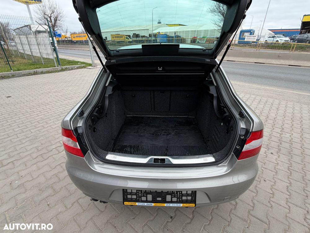 Skoda Superb 2.0 TDI Elegance DSG - 40