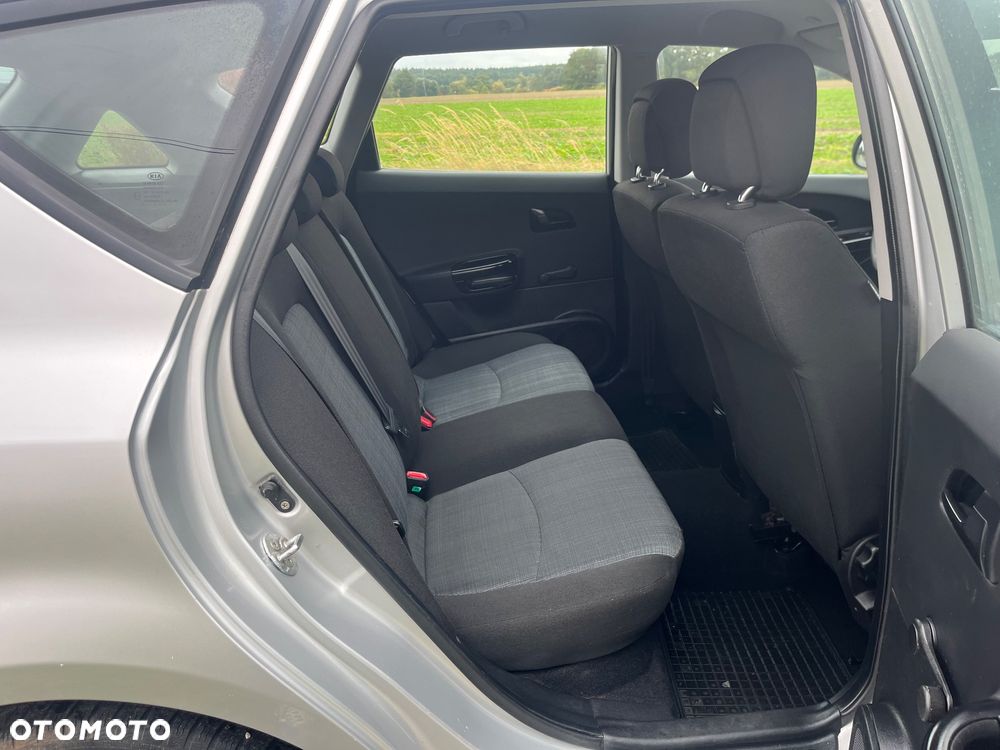 Kia Ceed - 28