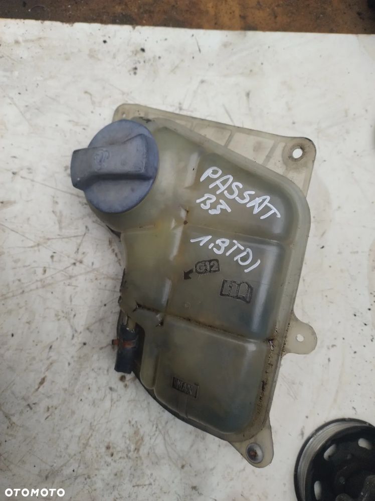 VW Passat B5 FL 1,9TDI zbiorniczek  wyrównawczy - 1