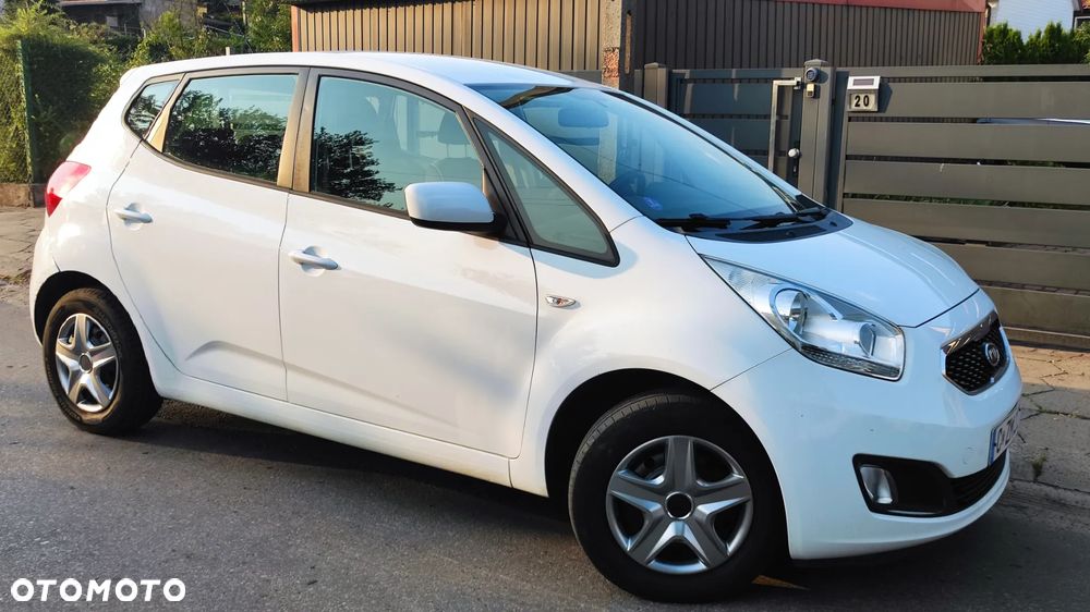 Kia Venga - 35