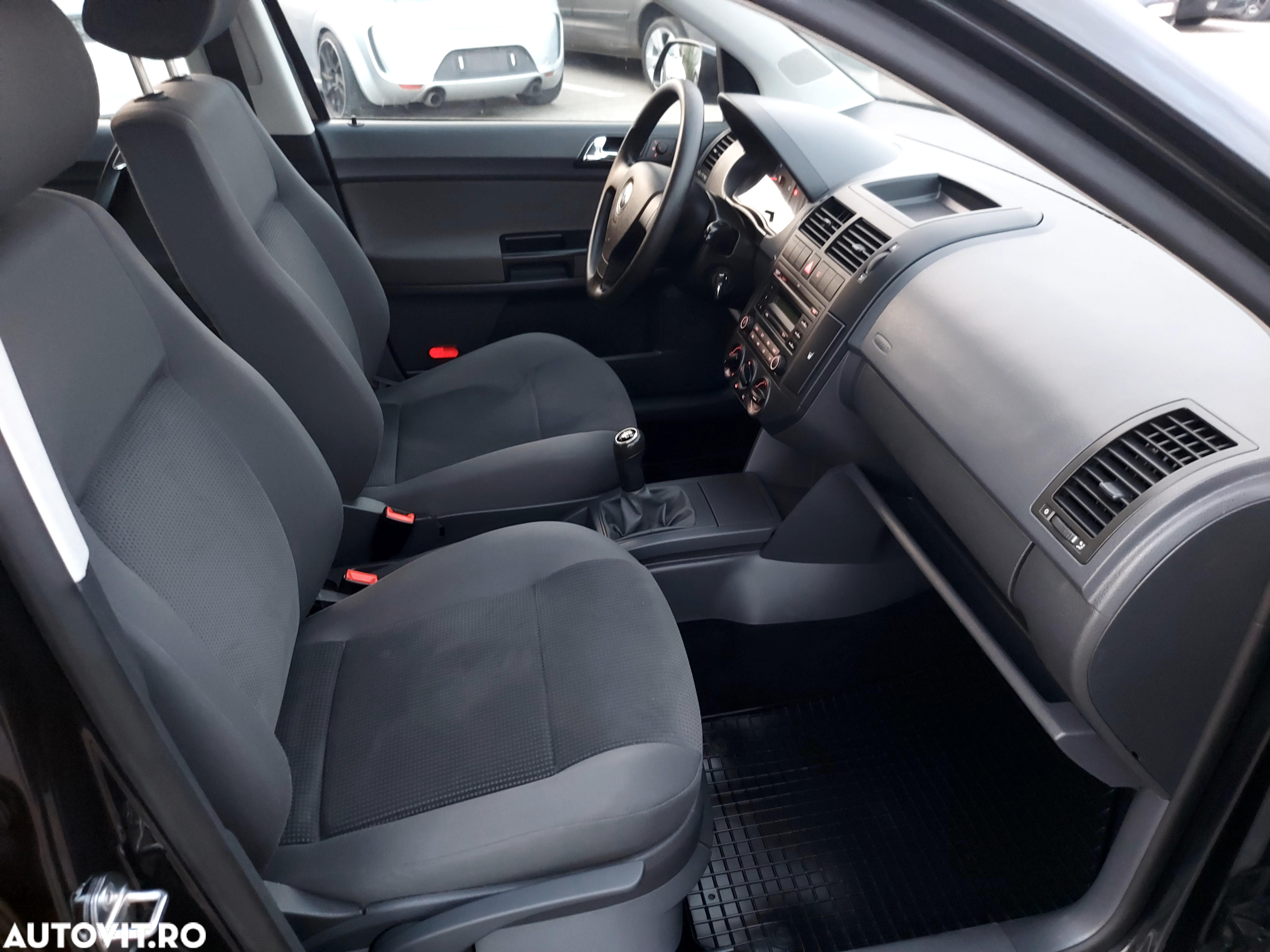 Volkswagen Polo - 12