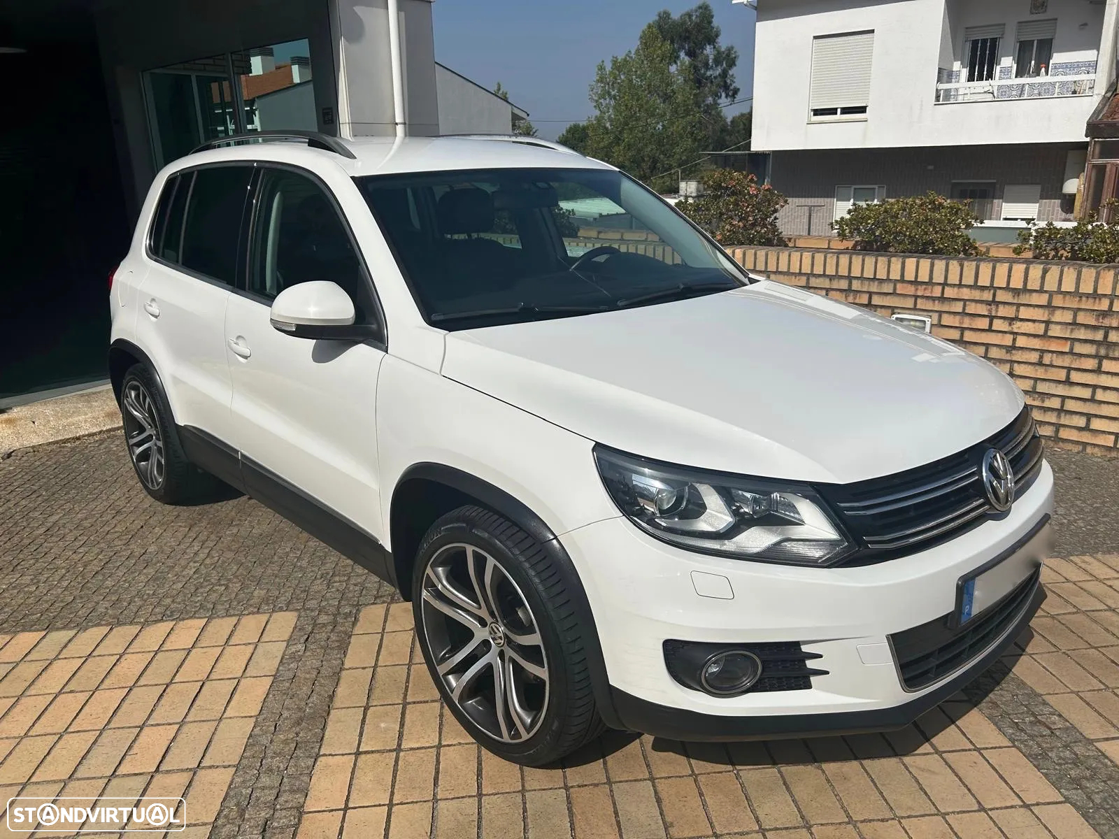 VW Tiguan 2.0 TDI Sport 4Motion DSG - 2