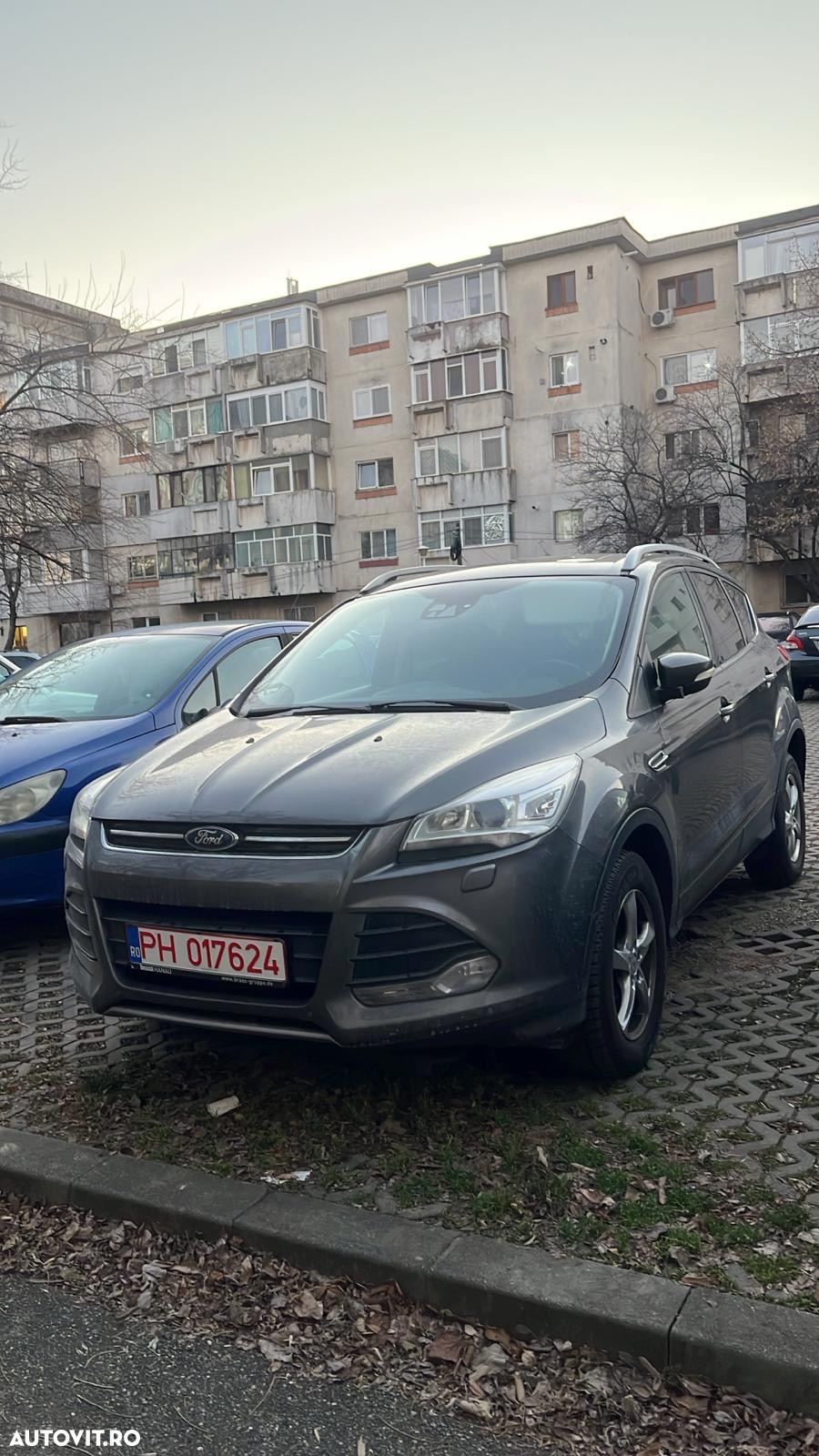 Ford Kuga 2.0 TDCi 4WD Powershift Titanium - 32