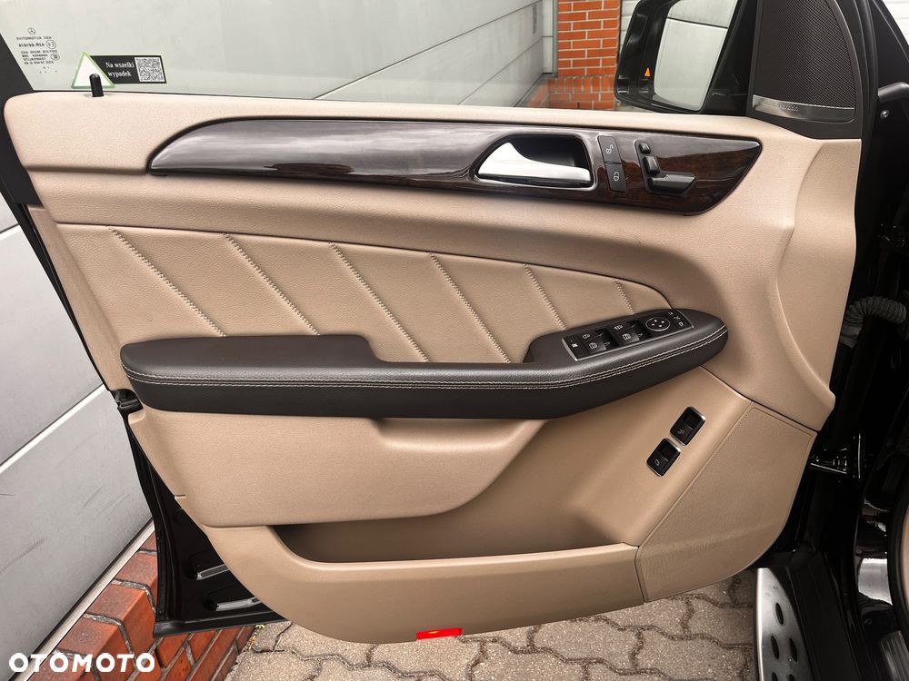 Mercedes-Benz GL - 25