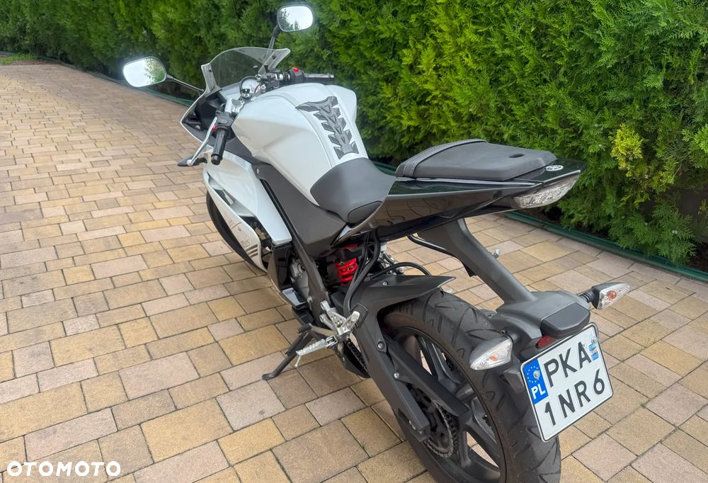Yamaha YZF - 5