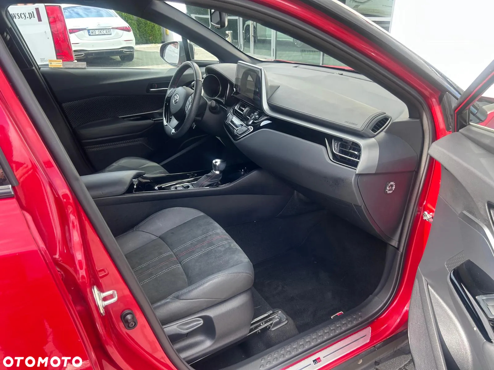 Toyota C-HR 1.8 Hybrid GPF GR Sport - 36