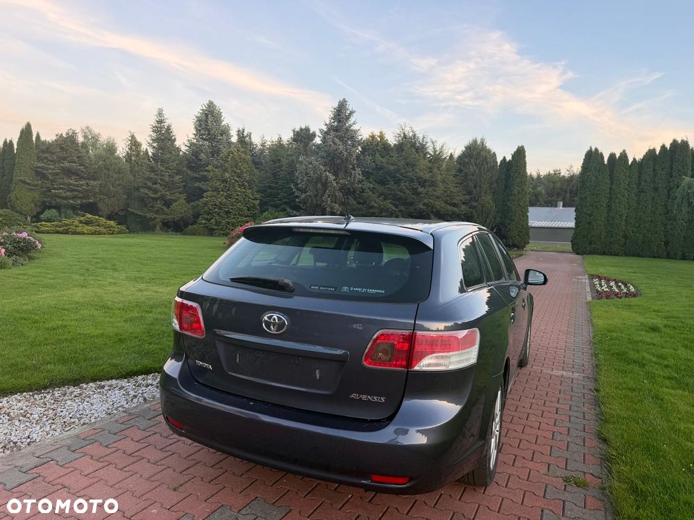 Toyota Avensis 2.2 D-4D Executive - 5